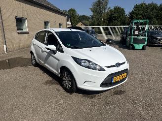 skadebil auto Ford Fiesta 1.25 Ghia REST BPM €150,-!!! 2012/1