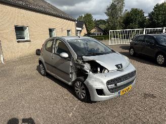 krockskadad bil auto Peugeot 107 1.0-12V Sublime AIRCO 2010/5