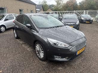 skadebil auto Ford Focus 1.0 Titanium REST BPM €400,-!!! 2016/5