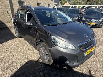 uszkodzony samochody osobowe Peugeot 2008 1.2 PureTech Active REST BPM €300,-!!! 2016/3