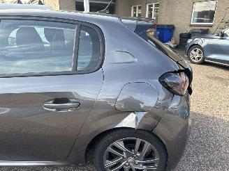 Peugeot 208 1.2 PT Active Pack picture 15