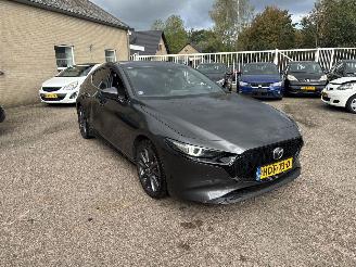Voiture accidenté Mazda 3 2.0 e-SA-G Luxury M Hybrid 122  REST BPM €700,-!!! 2023/1