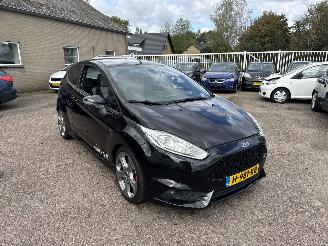 damaged passenger cars Ford Fiesta 1.6 ST2 2015/2