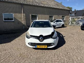 Renault Clio 0.9 TCe Night&Day REST BPM €150,- picture 2