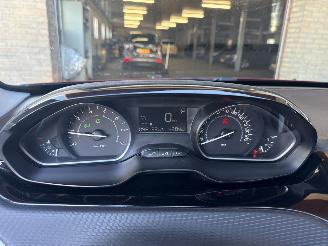 Peugeot 2008 1.2 PureTech Blue Lion AUTOMAAT REST BPM €600,-!!! picture 17