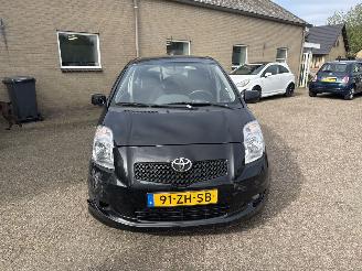 Toyota Yaris 1.3 VVTi Sol Sport picture 2
