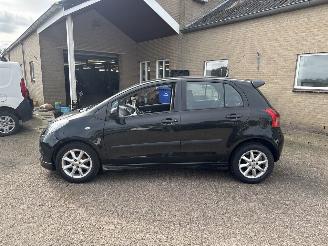 Toyota Yaris 1.3 VVTi Sol Sport picture 5
