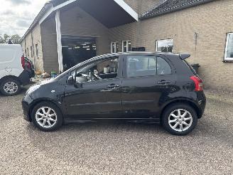Toyota Yaris 1.3 VVTi Sol Sport picture 6