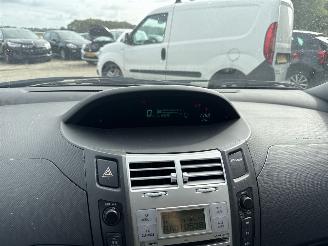 Toyota Yaris 1.3 VVTi Sol Sport picture 20