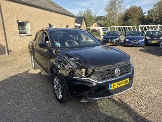 damaged passenger cars Volkswagen T-Roc 1.5 TSI Sport DSG REST BPM €300,-!!! 2019/2