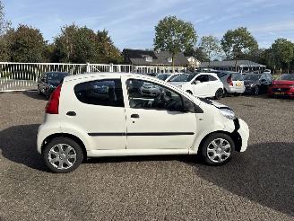 Peugeot 107 1.0-12V XR AIRCO picture 8