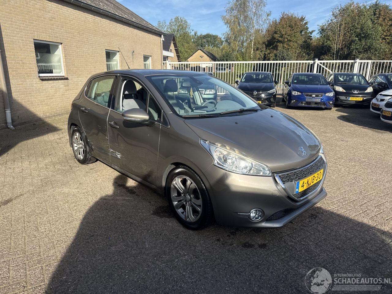 Peugeot 208 1.6 VTi Allure AUTOMAAT REST BPM €700,-!!!