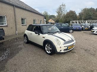 uszkodzony samochody osobowe Mini Cooper 1.6 Cooper Pepper AUTOMAAT 2005/2