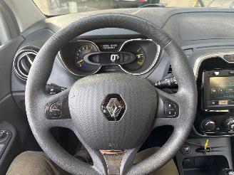Renault Captur 1.2 TCe Expression picture 21