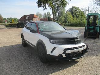 krockskadad bil auto Opel Mokka cross 2021/9