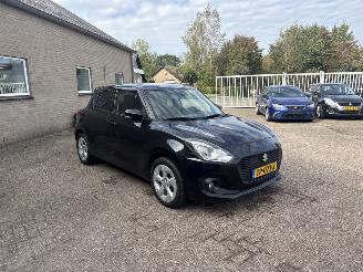 Vaurioauto  passenger cars Suzuki Swift 1.0 Stijl AUTOMAAT 2017/9