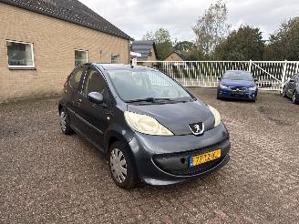 krockskadad bil auto Peugeot 107 1.0-12V XS 2007/3
