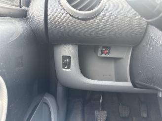 Peugeot 107 1.0-12V XS picture 19