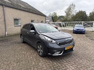 uszkodzony samochody osobowe Kia Niro 1.6 GDi H. BusinessL AUT REST BPM €300,-!!! 2018/11