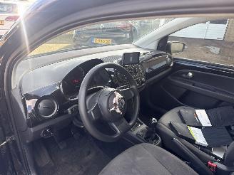 Volkswagen Up! 1.0 move up! Bluemotion picture 11