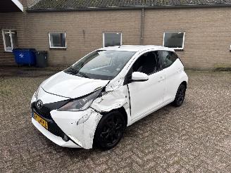 Toyota Aygo 1.0 VVT-i x-play picture 3