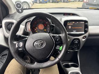 Toyota Aygo 1.0 VVT-i x-play picture 17