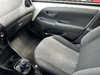 Peugeot 108 1.0 e-VTi Allure picture 12