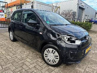 krockskadad bil auto Volkswagen Up! 1.0 move up! BlueMotion 2016/6