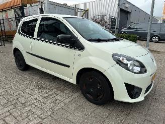 krockskadad bil auto Renault Twingo 1.2-16V Collection 2011/5