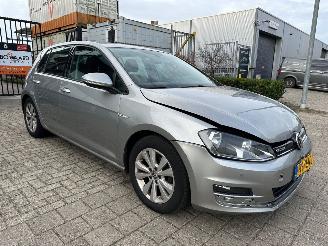 skadebil auto Volkswagen Golf 1.0 TSI Comfortline 2015/10