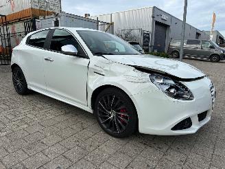 skadebil auto Alfa Romeo Giulietta 1.4 T Distinctive 2012/10