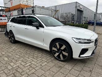 skadebil auto Volvo V-60 2.0 T6 Plug-in hybrid AWD Plus Bright 2023/6