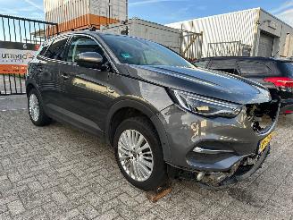 krockskadad bil auto Opel Grandland 1.2 Turbo Innovation Automaat 2018/1