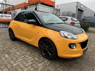 krockskadad bil auto Opel Adam 1.4 Unlimited 2019/8