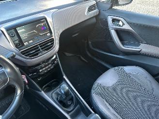 Peugeot 2008 1.2 VTi Allure Pack Premium Plus picture 11