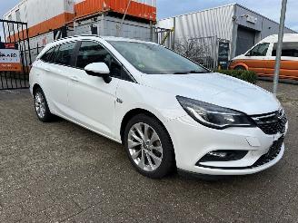 krockskadad bil auto Opel Astra 1.6 CDTI Edition ST 2016/12