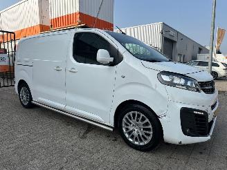 krockskadad bil bedrijf Opel Vivaro 1.5 CDTI L2H1 Innovation 2021/12