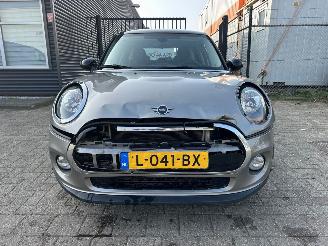 Mini Cooper 1.5 Automaat Cooper Salt picture 2