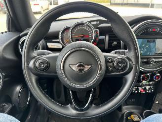 Mini Cooper 1.5 First Born Edition picture 9