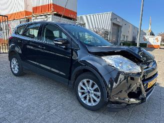 skadebil auto Ford Kuga 1.5 Titanium 4WD Automaat 2015/3