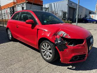 krockskadad bil auto Audi A1 1.2 TFSI Attraction 2012/3