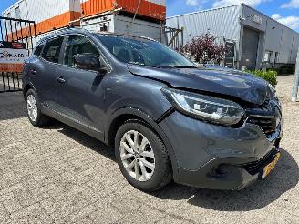 krockskadad bil auto Renault Kadjar 1.5 dCi Bose Automaat 2016/6