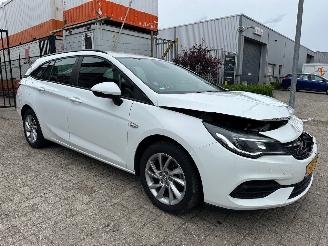 skadebil auto Opel Astra ST 1.2 Edition 2020/11