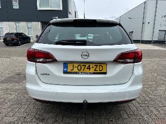 Opel Astra ST 1.2 Edition picture 6