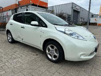 Vaurioauto  passenger cars Nissan Leaf Base 24 kWh 2013/6