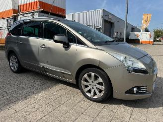 Damaged car Peugeot 5008 1.6 Automaat GT 7p. 2011/8
