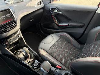 Peugeot 2008 1.2 PureTech GT-line picture 13