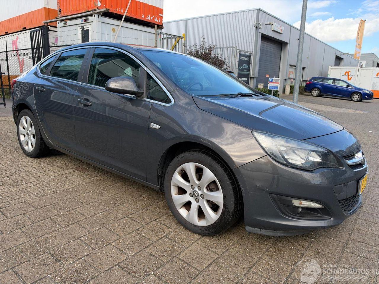 Opel Astra 1.4 Turbo Business+
