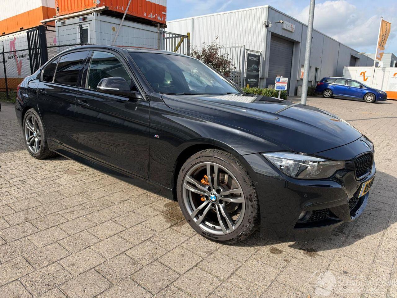BMW 3-serie 318i Edition M Sport Shadow Executive