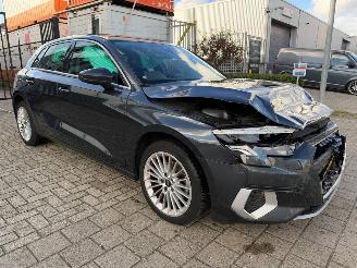 Unfallwagen Audi A3 30 TFSI Advanced edition 2023/5